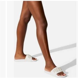 LIKE NEW STUART WEITZMAN GOLDIE POOL SLIDE SIZE 10 WHITE